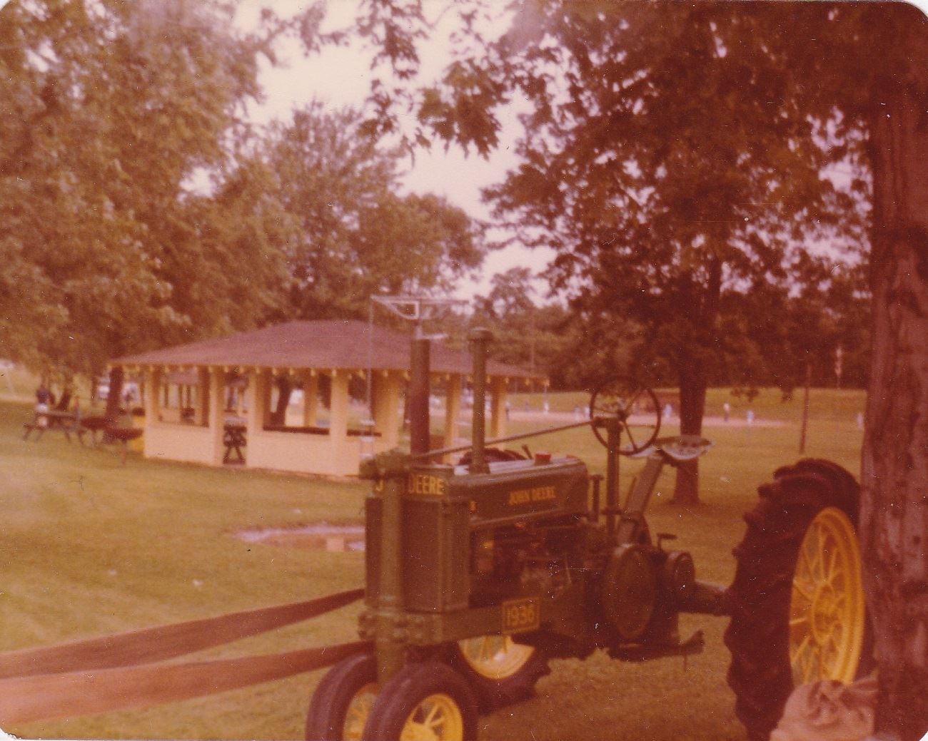 Pictured John Deere 50 running a conveyor belt.